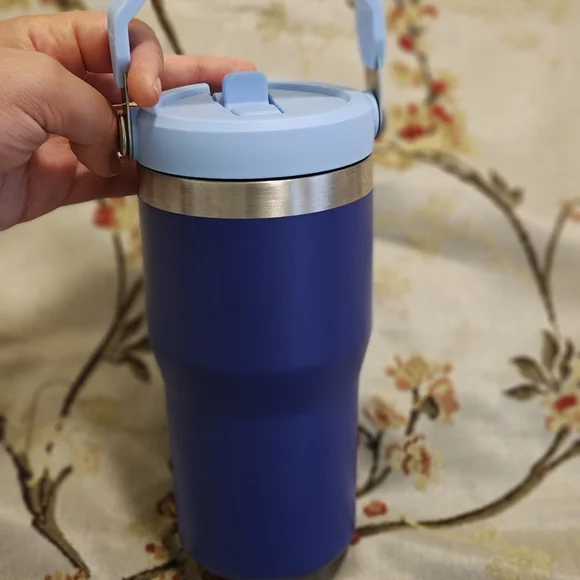 Stanley Traveler Tumbler in Navy and Light Blue - Picture 3 of 4